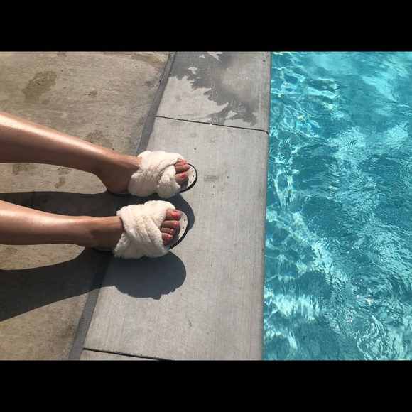 New! Bohemian California inspired faux fur shoe - Picture 4 of 5